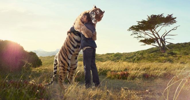 tiger-hugging-man-2